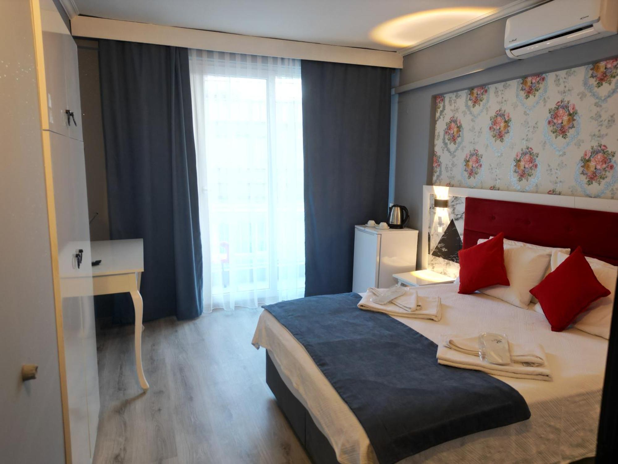 Akman City Hotel Кушадасъ Екстериор снимка