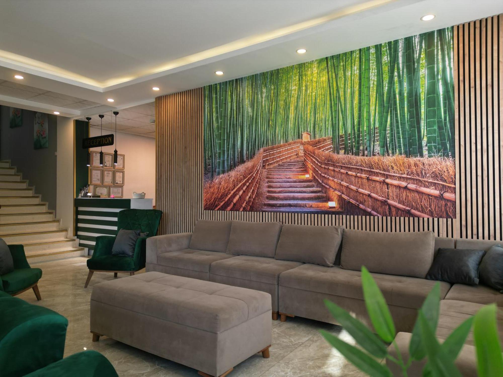 Akman City Hotel Кушадасъ Екстериор снимка