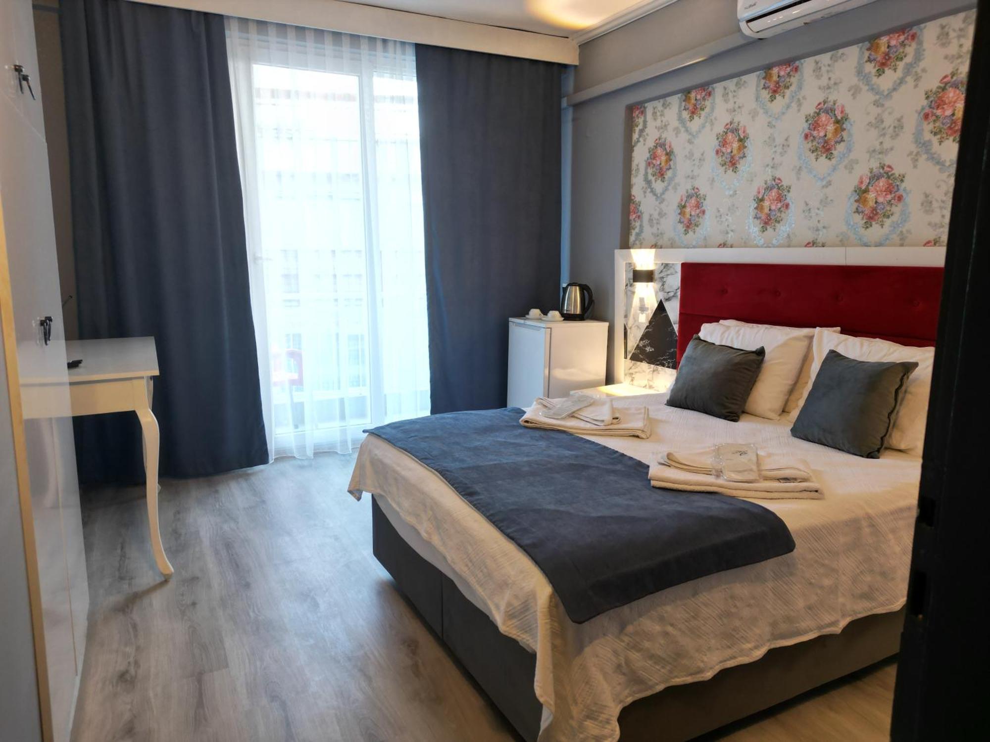 Akman City Hotel Кушадасъ Екстериор снимка