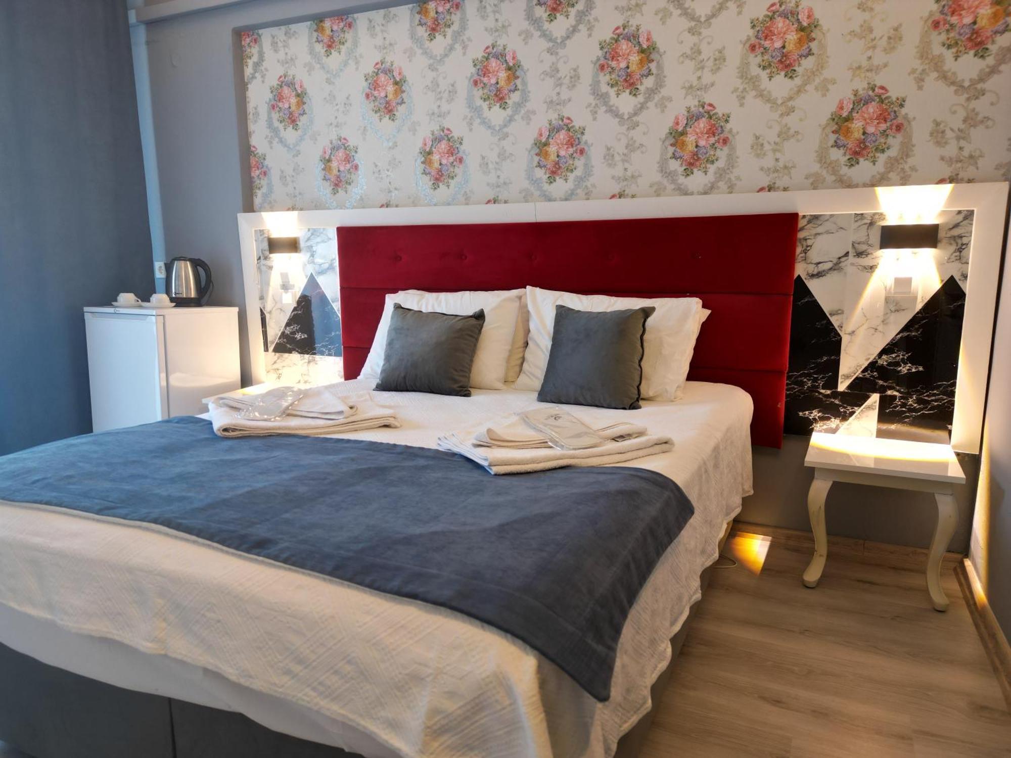 Akman City Hotel Кушадасъ Екстериор снимка