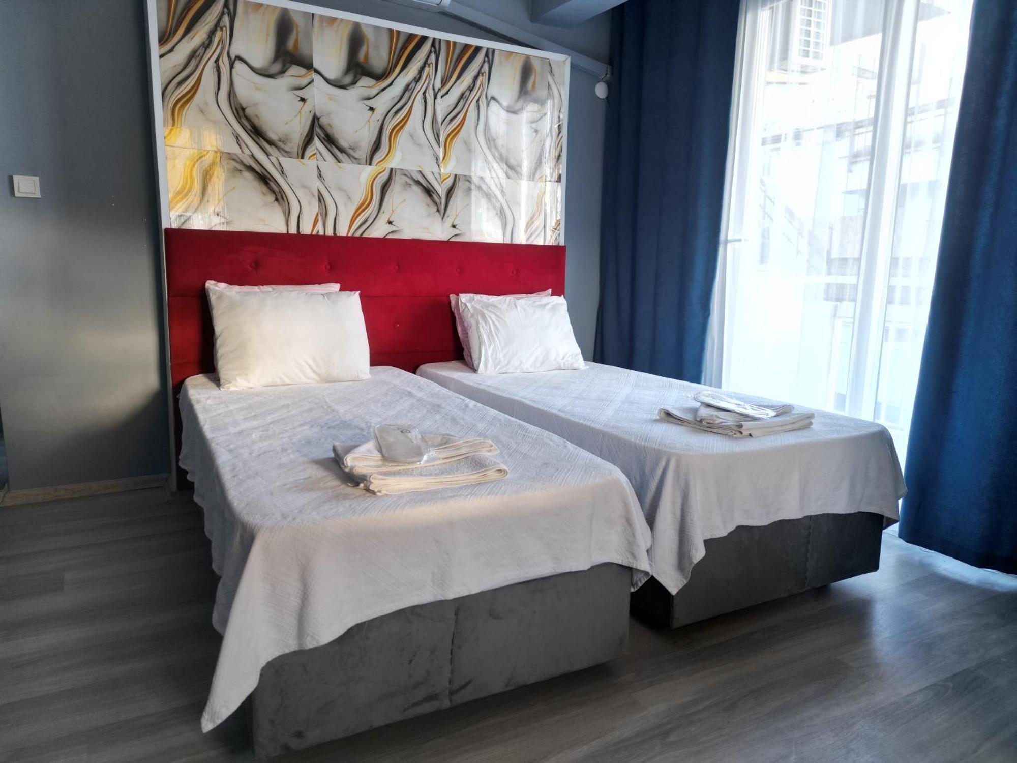 Akman City Hotel Кушадасъ Екстериор снимка