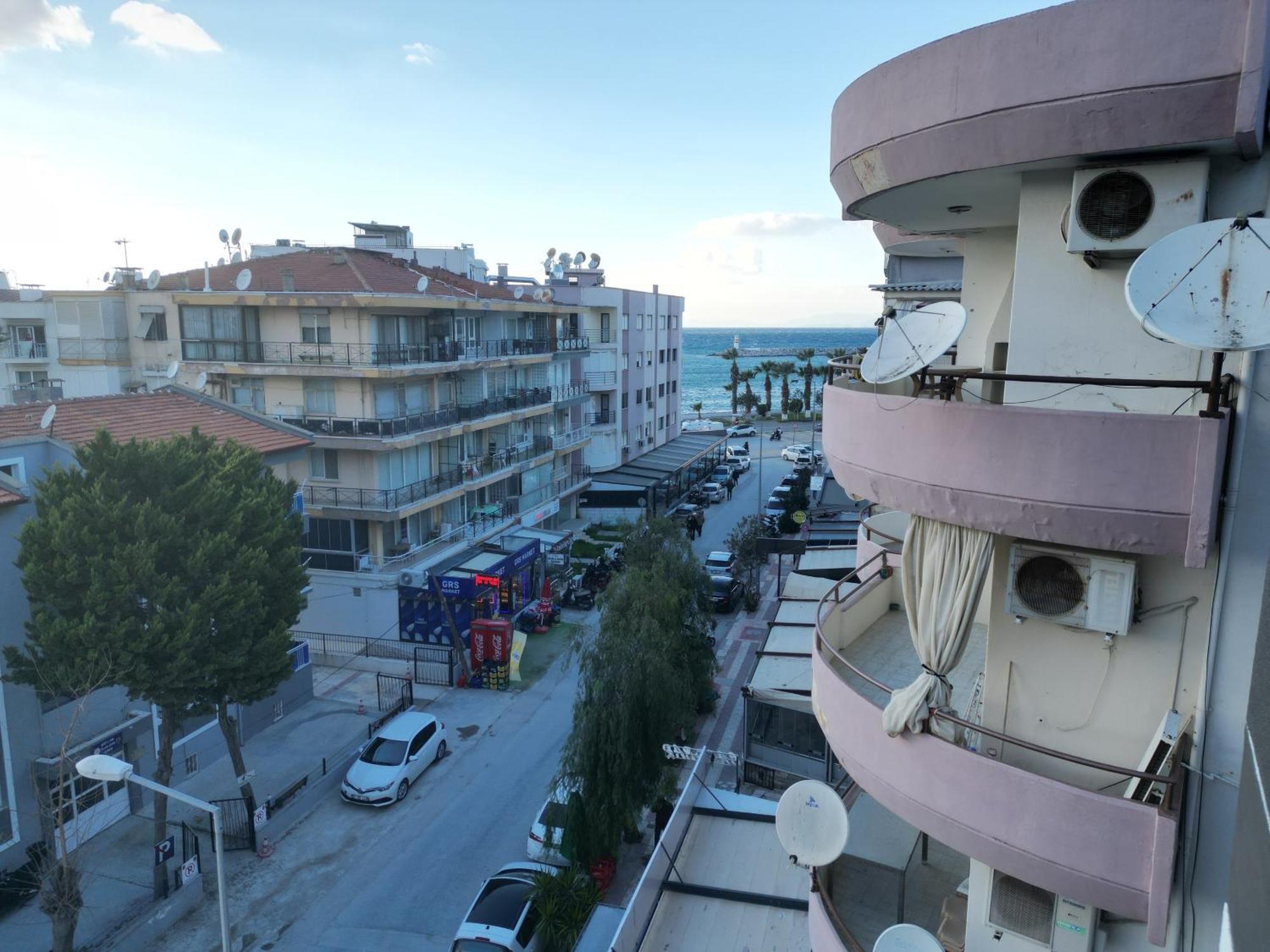 Akman City Hotel Кушадасъ Екстериор снимка