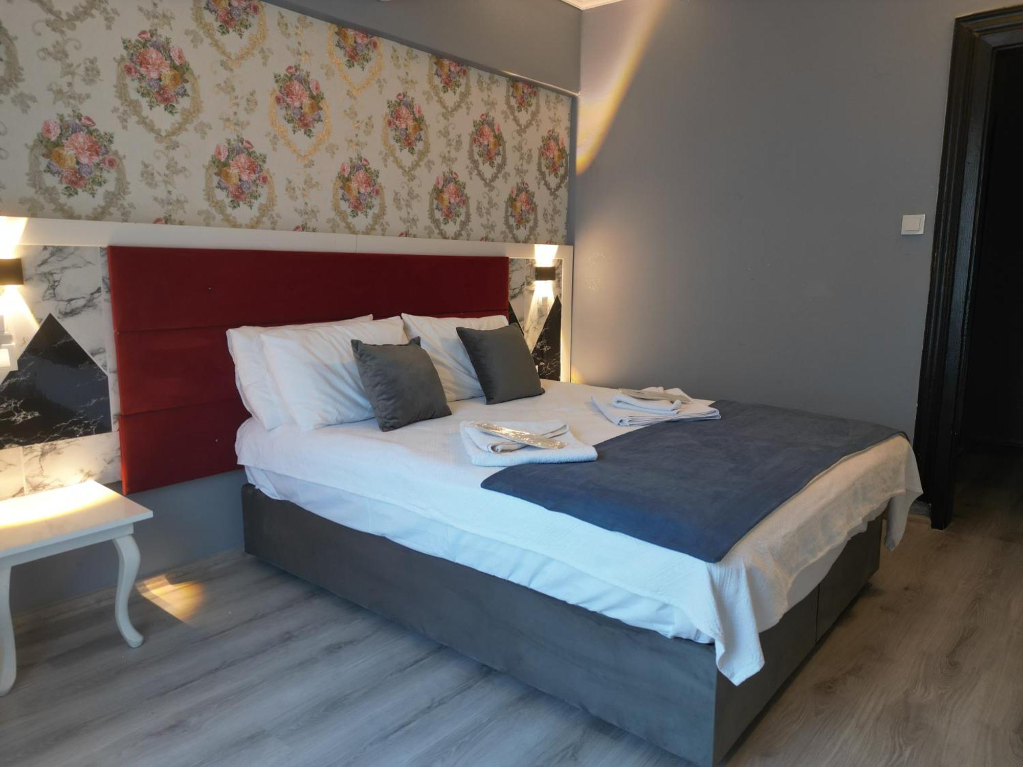 Akman City Hotel Кушадасъ Екстериор снимка