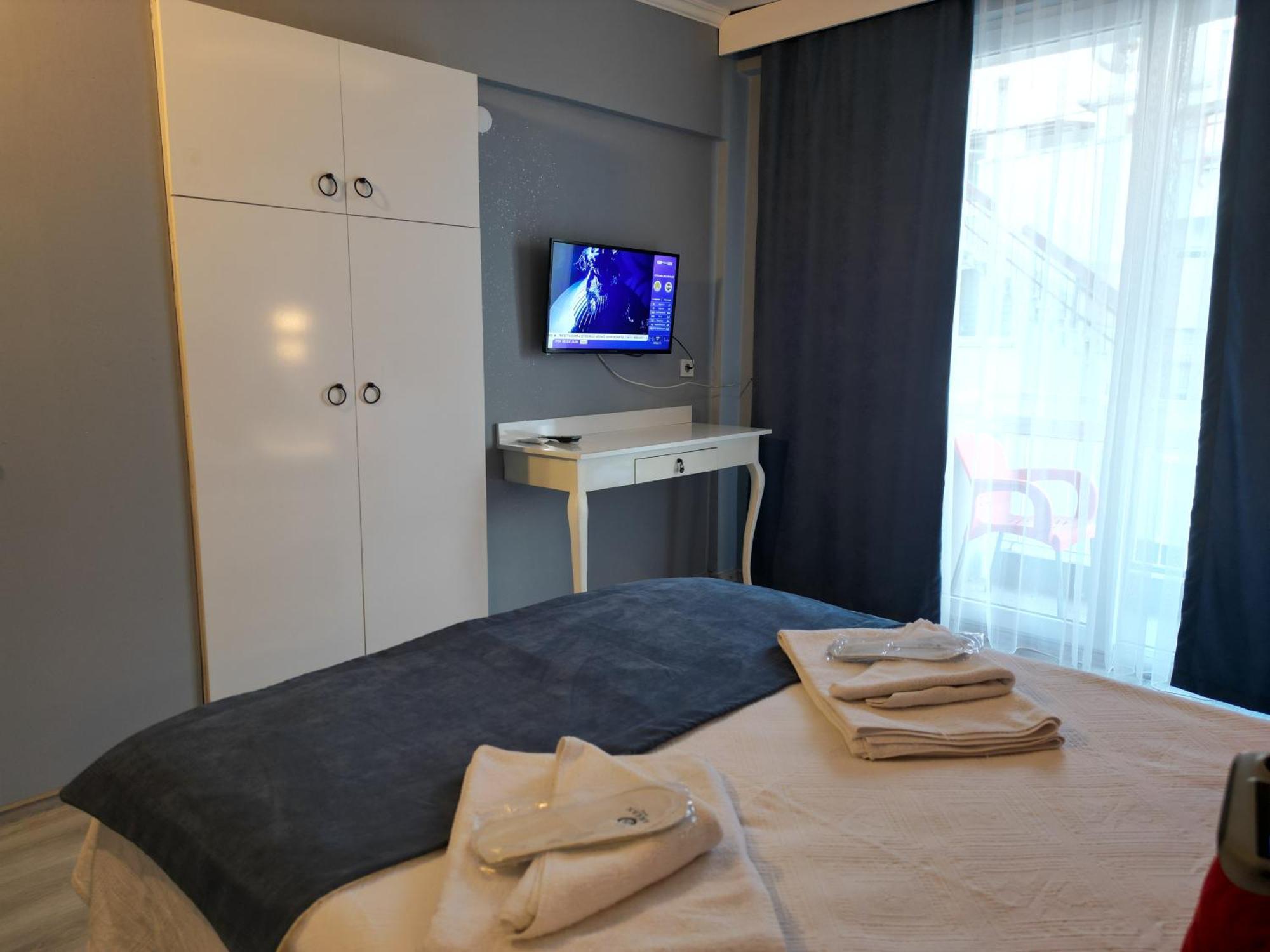 Akman City Hotel Кушадасъ Екстериор снимка
