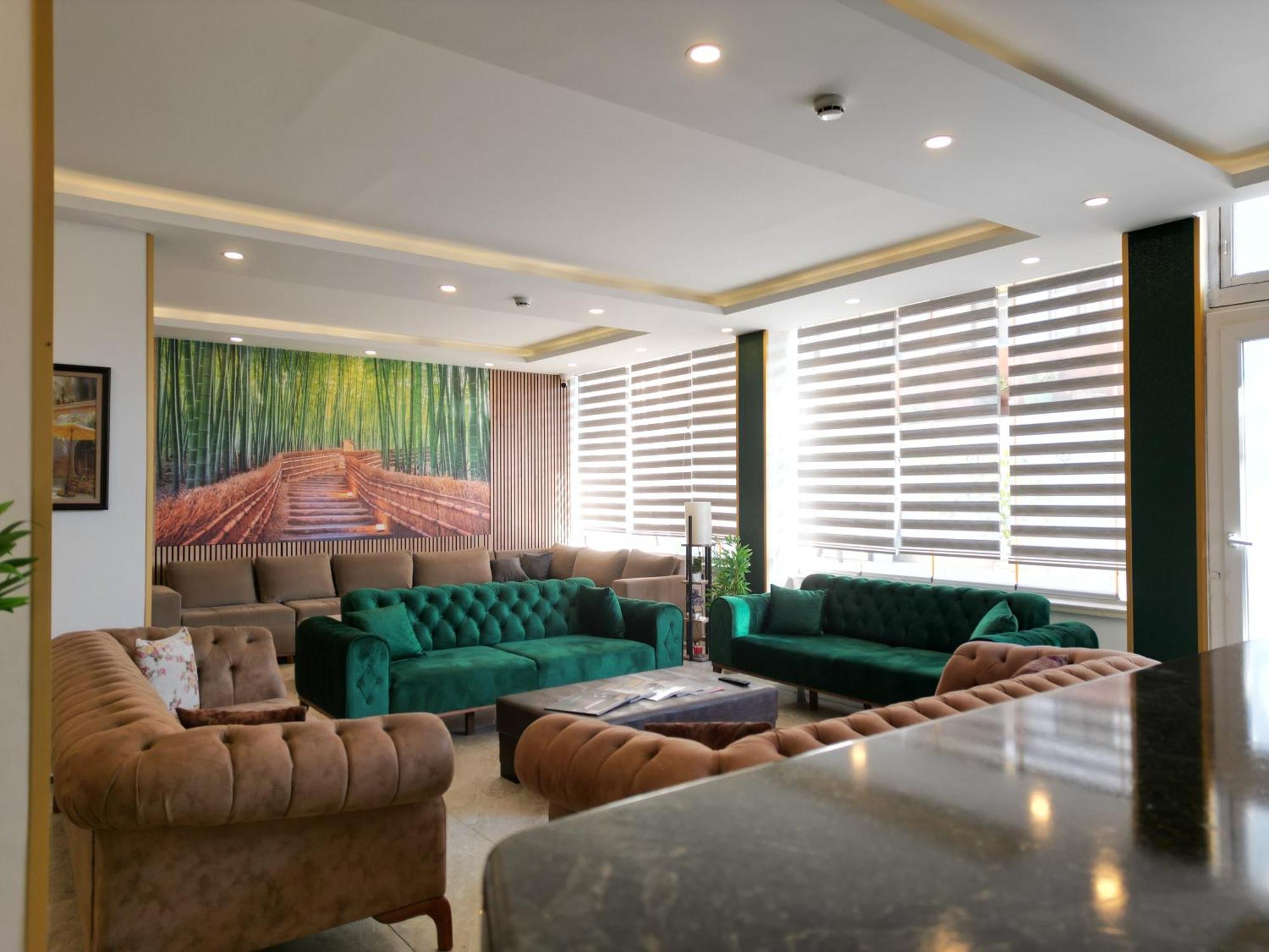 Akman City Hotel Кушадасъ Екстериор снимка